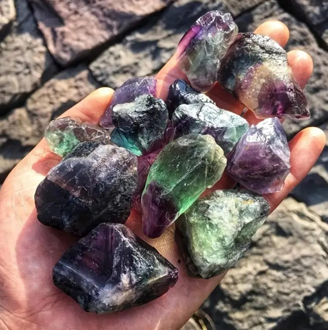 Натуральний кристал флюориту, 3 см. Необроблені кристали флюориту. 1шт. Напівдорогоцінне каміння. Київ - фото 2