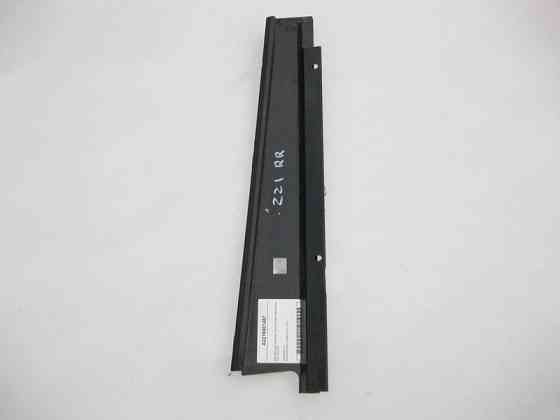 Mercedes-Benz  A2216901487 Вертикальна накладка скла задніх правих дверей S-Class W221 Одеса