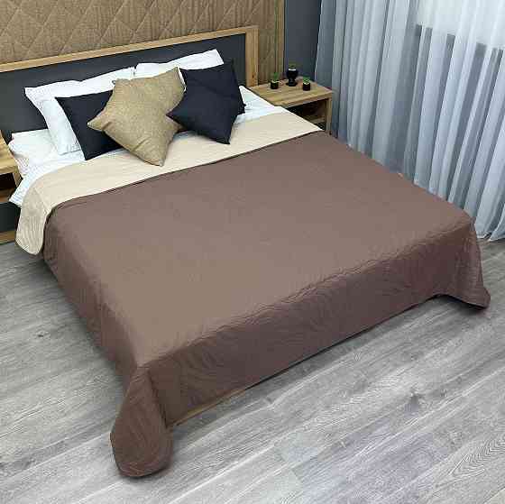 Покрывало двустороннее Decorator Microfiber листья 215x240 см капучино с бежевым (85-102) Киев