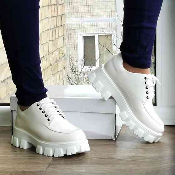 Жіночі Білі Туфлі Кросівки на Танкетці Сліпони Лакові Мокасини (розміри: 36,37,38,39,40,41) — 6-20 Дніпро