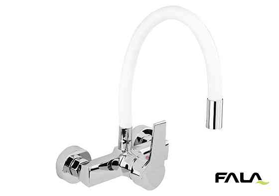 Змішувач води настінний 