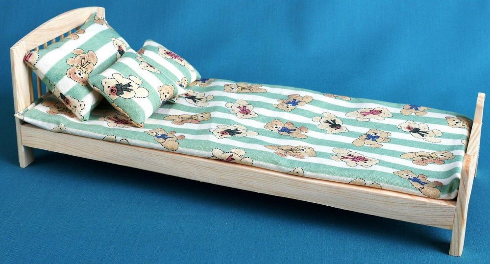 Кровать для кукол 