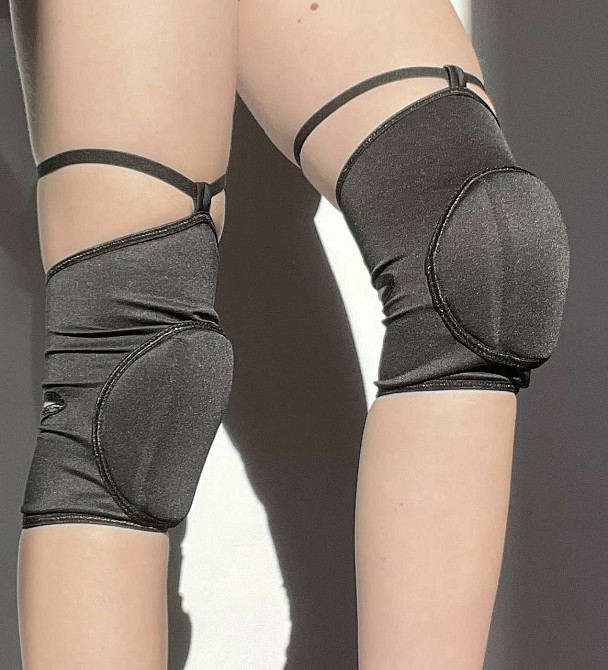 Наколенники для спорта танцев, спорта и гимнастики со стропами Размер XS NK-003 черные Бровары - изображение 1