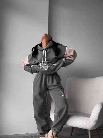 Жіночий теплий костюм з вишивкою Одеса