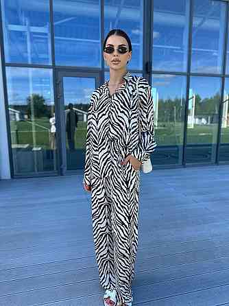 Жіночий шовковий костюм із штанами Зебра XL/2XL Харків