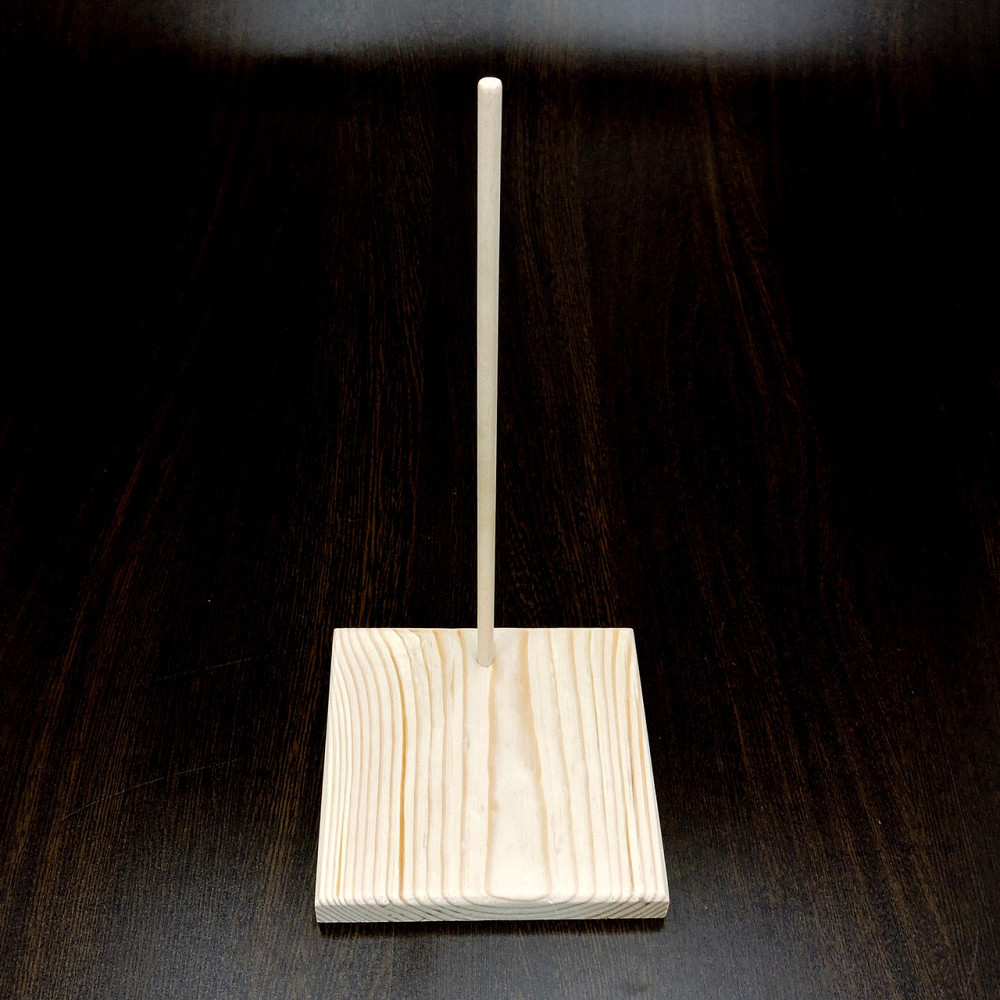 Подставка для кукол 