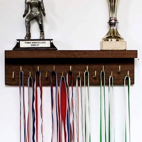 Полка для медалей 