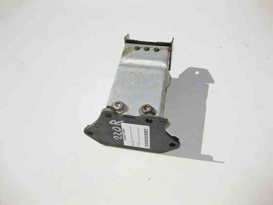 Mercedes-Benz  A2206201086R Правий кронштейн підсилювача переднього бампера Mercedes Benz S-class W220 Одеса