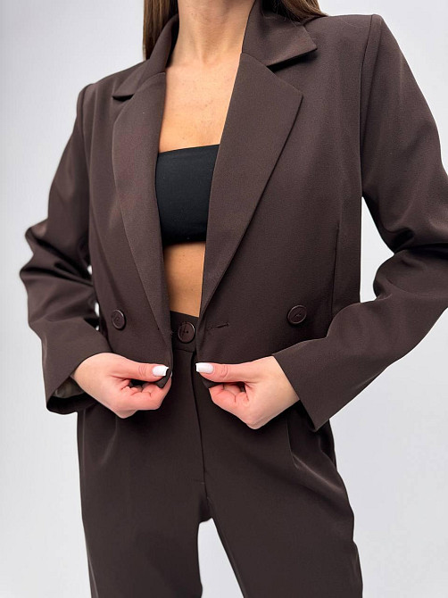 Женский базовый брючный костюм: укороченный пиджак и брюки креп-костюмка + подкладка Шоколадный, 46/48 Одесса - изображение 9