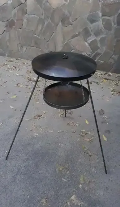 Сковорода + подставка для разведения огня С КРЫШКОЙ 50 СМ (саж) на ножках 100 СМ не разборные СЗК-01 Киев - изображение 1