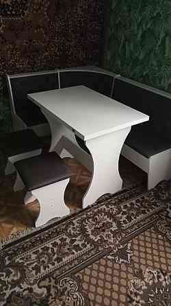 Маленький универсальный обеденный кухонный уголок ДСП с раскладным столом и пуфами 2 шт на кухню Белый Львов