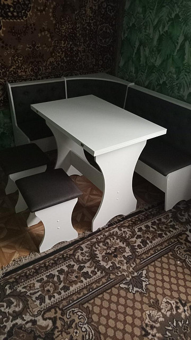 Маленький универсальный обеденный кухонный уголок ДСП с раскладным столом и пуфами 2 шт на кухню Белый Львов - изображение 6