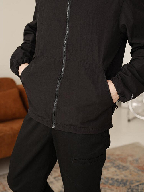 Мужская черная ветровка черная. Куртка-ветровка демисезонная легкая с карманами Pobedov Neon Киев - изображение 5