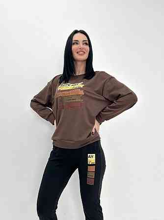 Трикотажный костюм с принтом 