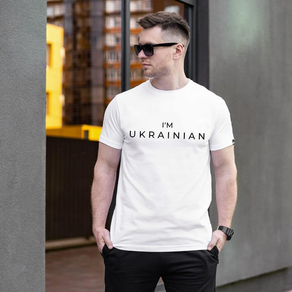 Футболка чоловіча однотонна біла Pobedov Peremoga - I'M UKRAINIAN наклейка чорна Київ - фото 2