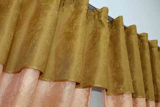 Кухонні штори VR-Textil № 073к з ламбрекеном і підхватами персиковий з золотистим 270х170 см (52-0179) Київ