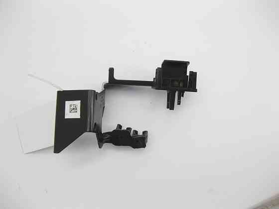 VAG  4M0131649H Кронштеїн датчика перепаду тиску ОГ металевий Одеса