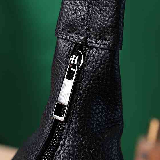 Жіноча сумка на плече з натуральної шкіри флотар Shvigel 22827 Чорна Київ