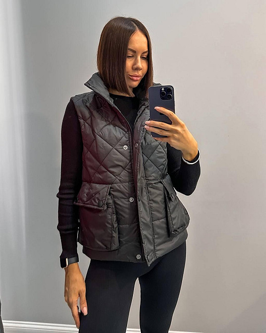 Женская стеганая жилетка плащевка лак на синтепоне Черный, 44 Одесса - изображение 3