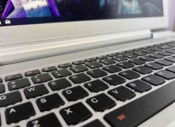 Ноутбук Lenovo 700-17 17.3” Full HD IPS  i7-6700HQ / GTX 950M 4 Gb / 16 gb / SSD 1 Tb Харків