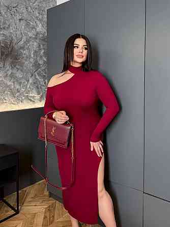 Женское облегающее платье с привлекательным разрезом плотный рубчик резинка Марсал, 42/44 Одесса