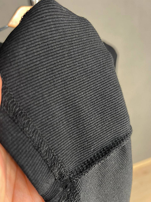 Лонгслів жіночий A-N 25079 рубчик реглан v-виріз з написом принт корсетні шви one size, чорний, one size Київ - фото 15