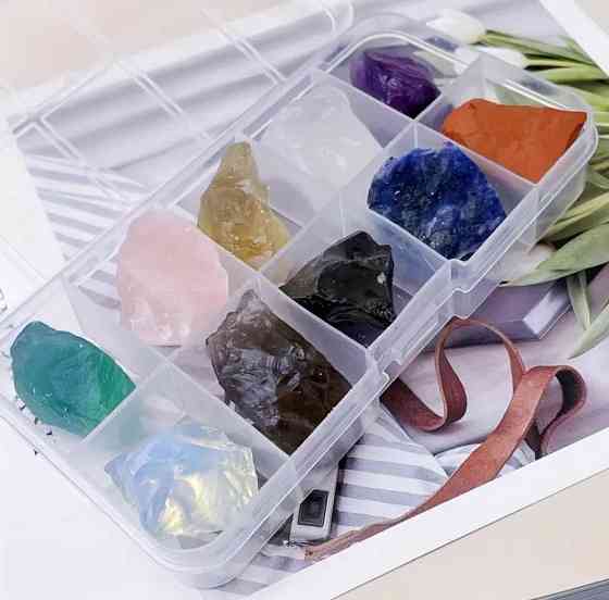 Набор из 10 шт. натуральных необработанных кристаллов, энергетических минералов и камней чакры в коробке. Киев