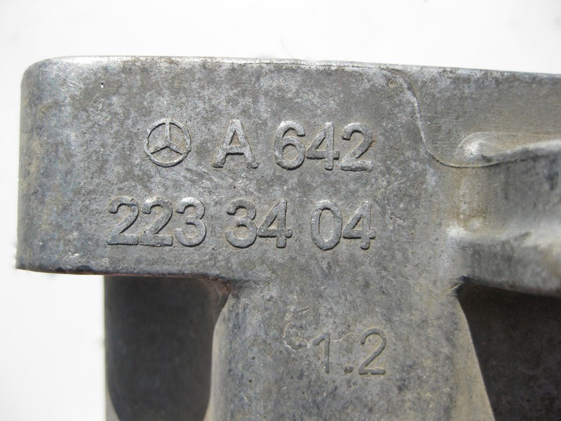 Mercedes-Benz  A6422236404 Кронштейн опори двигуна правий OM642 V6 3.0 cdi E-Class W212 Одесса - изображение 4