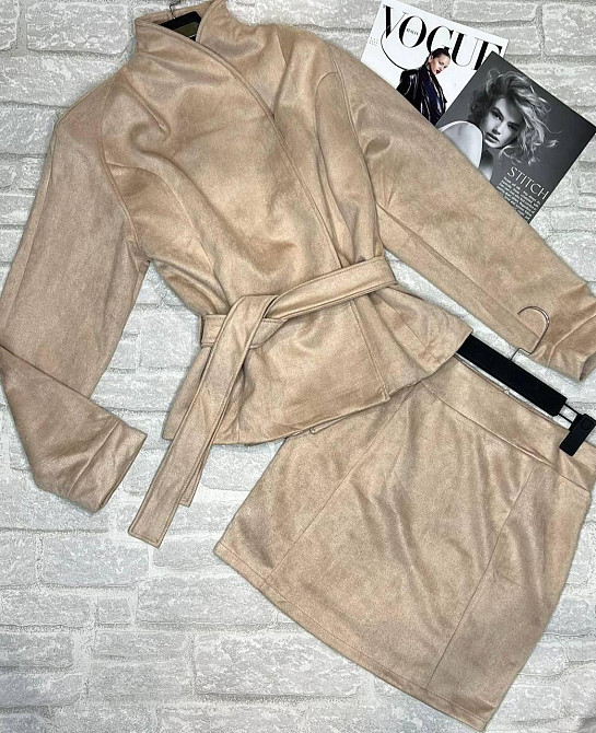 Жіночий стильний романтичний костюм із замші на дайвінгу Бежевий, 50-52 Одеса - фото 5