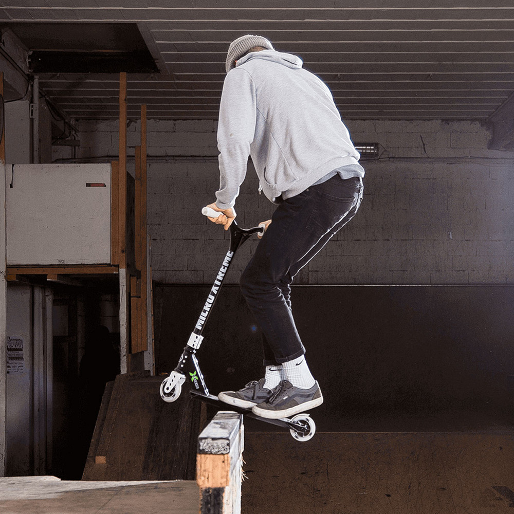 Самокат Micro серії Trixx & Ramp - Чорний Дніпро - фото 7