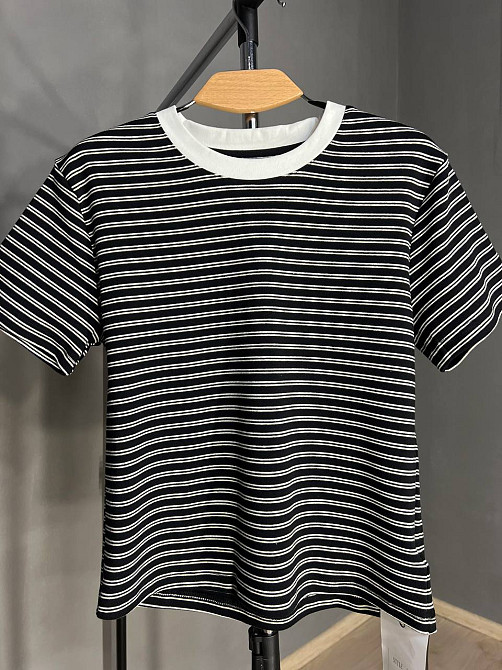 Футболка жіноча A-N 25189 в смужку базова модель середня довжина one size, чорний, one size Київ - фото 12