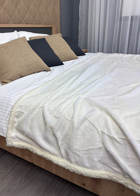 Плед двосторонній 155х200 см (+-5см) із штучною овчиною Молочний (87-064) Київ - фото 5