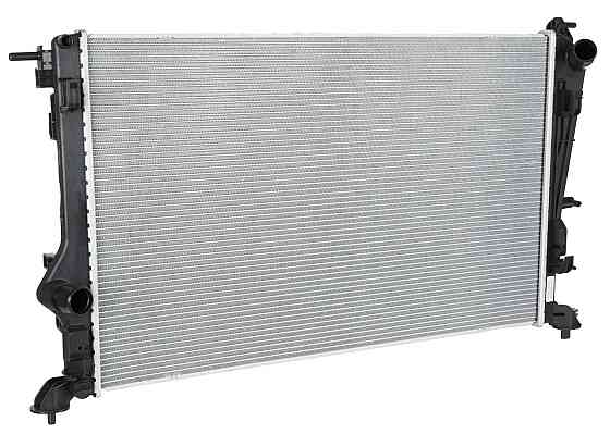 Радиатор охлаждения Mercedes, Renault, Nissan 214102845R 35161 Киев