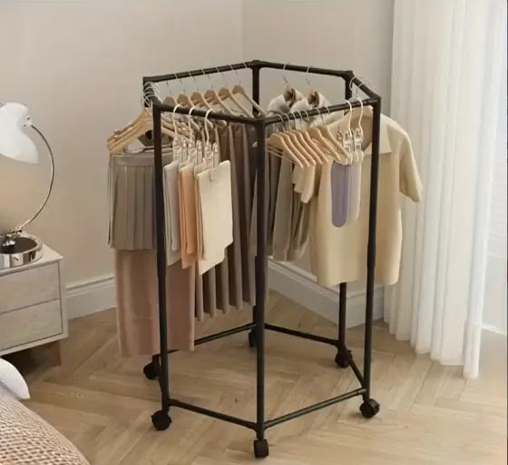 Напольная вешалка для одежды с поворотным механизмом на 360° и колесами Коломия