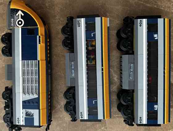 Lego 60197 Пасажирський потяг. Київ