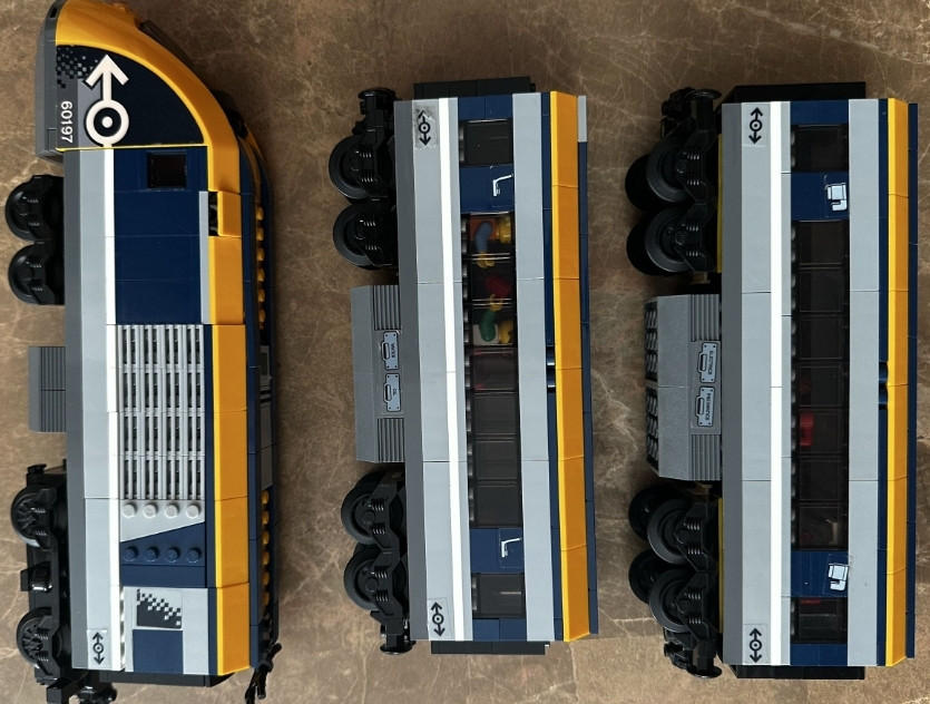 Lego 60197 Пасажирський потяг. Київ - фото 1