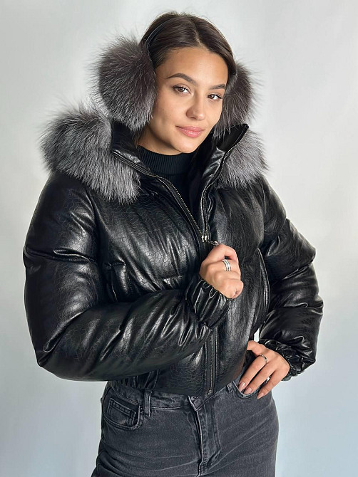 Женский зимний пуховик короткий черный с натуральным мехом Харьков - изображение 1
