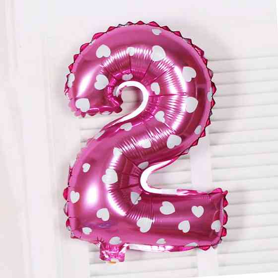 Шарик цифра 2 фольгированная с сердечками 32 дюйма розовый Киев