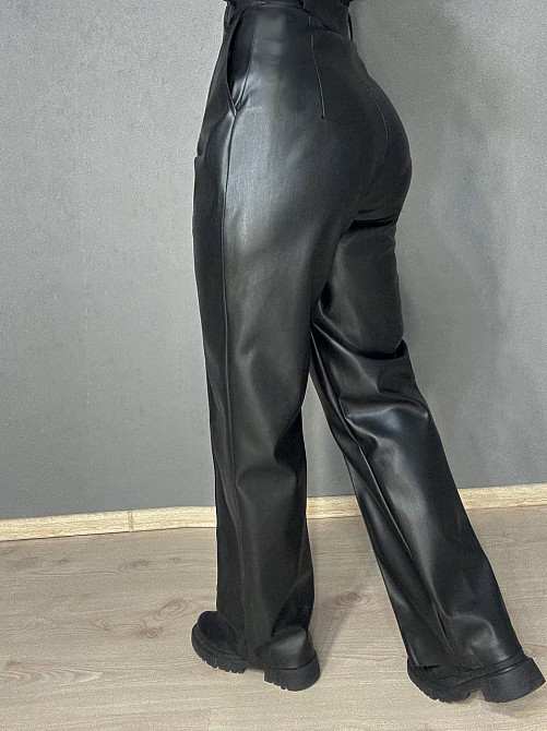 Брюки жіночі Gritana 201 з екошкіри прямі зі стрілкою чорні, чорний, M Київ - фото 5