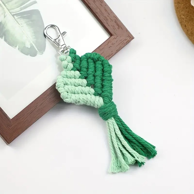 Набор макраме для рукоделия для ручной пряжи брелока для ключей или аксессуаров 15х5см,зелёный Каменец-Подольский - изображение 3