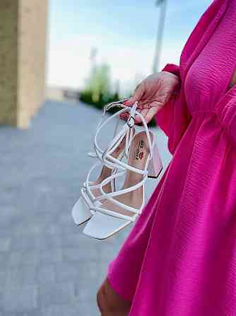 Білі босоніжки літні жіночі на підборах еко-шкіра YES MILE LEI-77 р. 36-41 / Стильне жіноче взу Киев