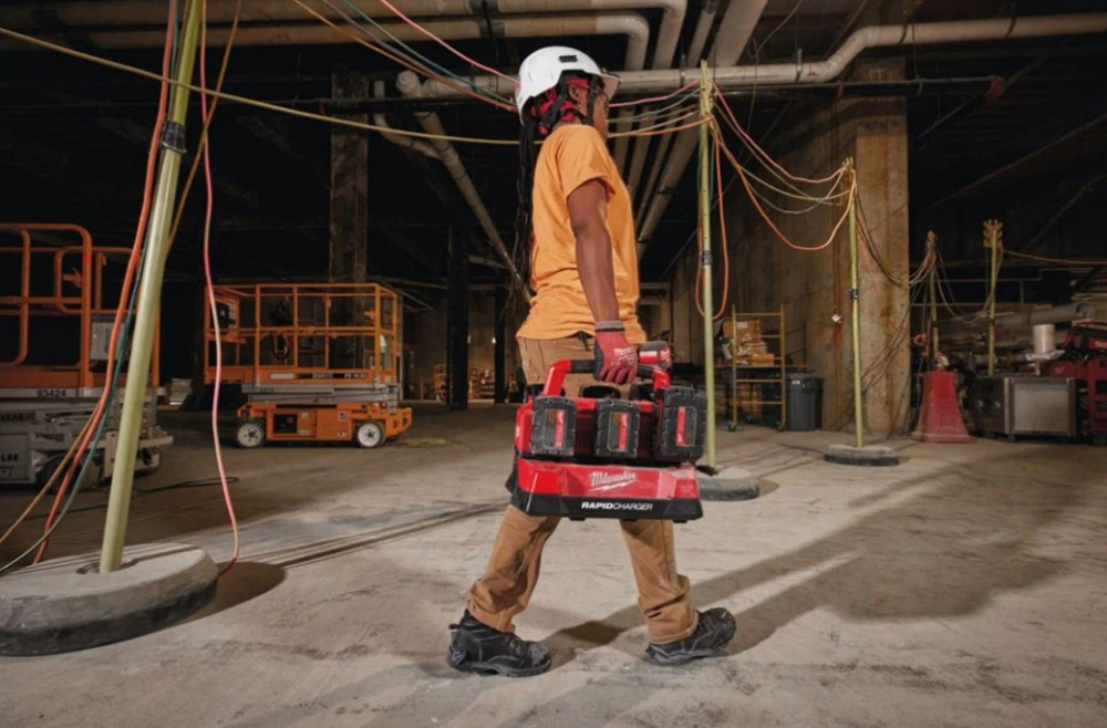 Зарядний пристрій PАCKOUT MILWAUKEE, M18 PC6 (для 6 ак. М18) Одеса - фото 3