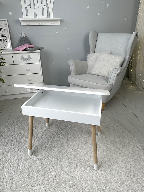 Дитячий столик з відкидним верхом 54х60х45 і стільчик метелик 26х26х24, стіл та стілець для дітей до 7 років, білий з рожевим Кам'янське - фото 4