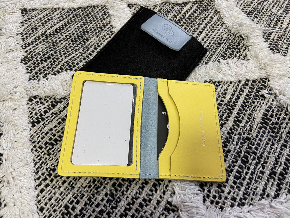 Жовто-блакитна обкладинка з натуральної шкіри для ID-паспорта та авто документів Grande Pelle Київ - фото 5