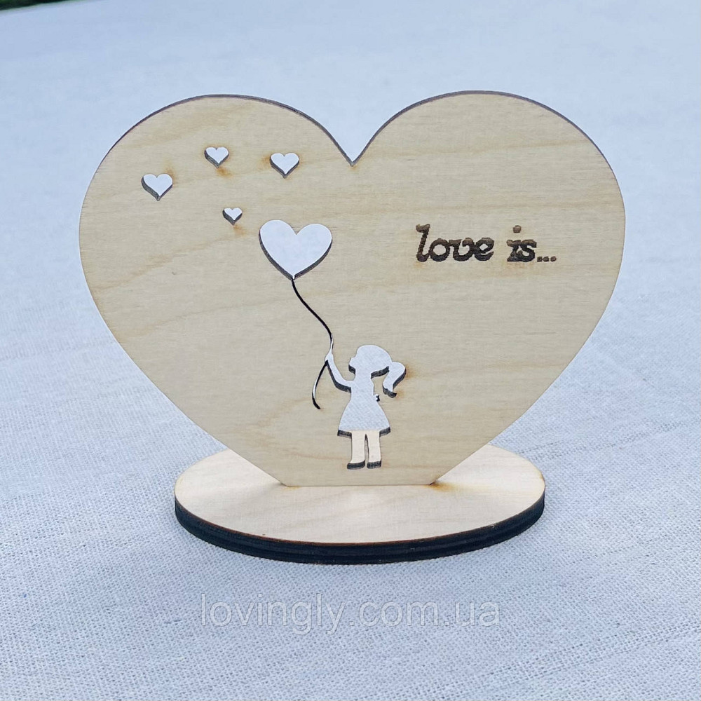 Дерев’яний сувенір-серце «Love is» 11×12 см Оригінальний подарунок другу, подрузі, коханій Ірпінь - фото 1