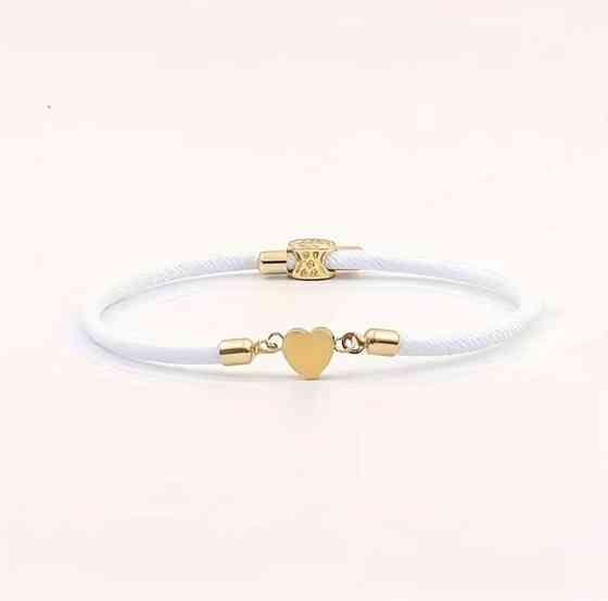 Браслет белый с золотистым сердцем – регулируемый Киев