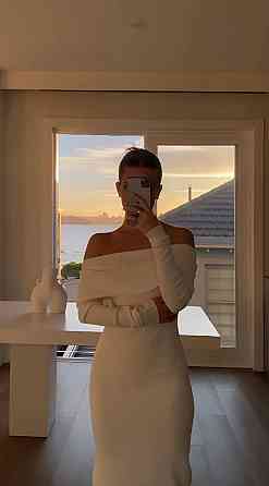 Жіноче привабливе плаття з відкритим плечем рубчик Беж, 46/48 Одеса