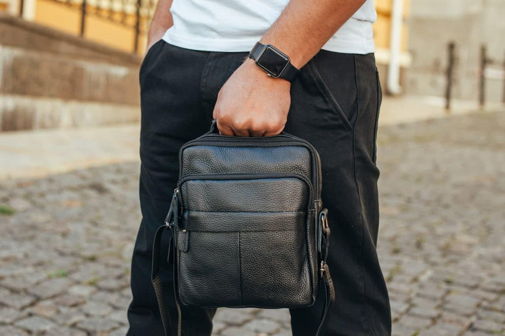 Сумка чоловіча через плече Bexhill шкіряна чорна натуральна вертикальна для документів і повсякденного використання Київ - фото 4