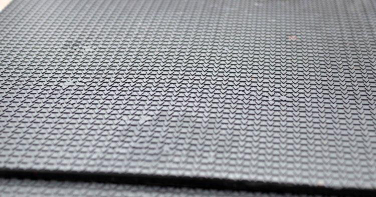 Килимок резиновий 50 на 50см товщина 10 мм під штангу або гантелі Спортивні покриття Київ - фото 5