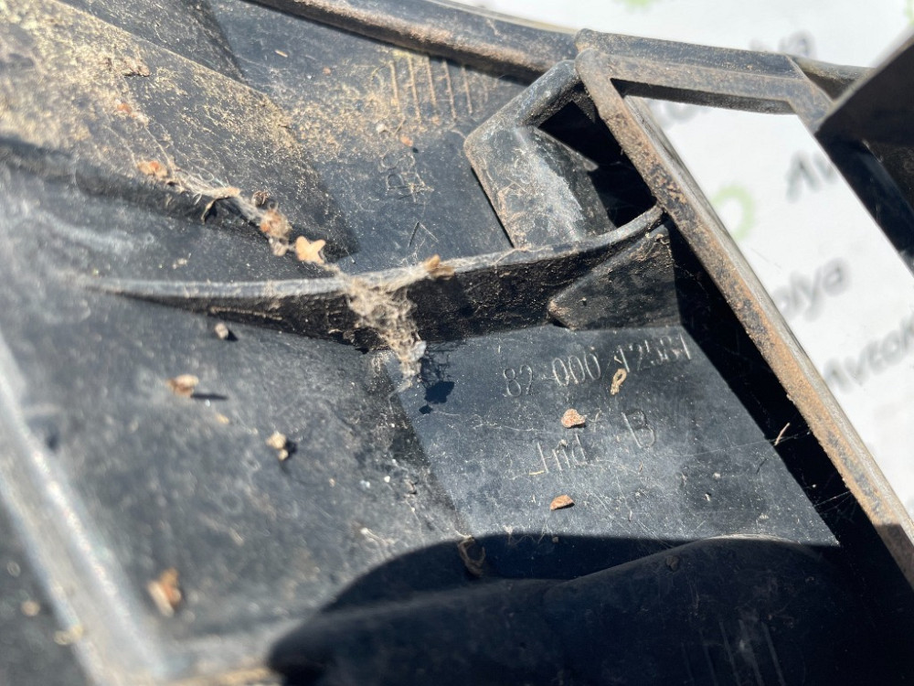 Решітка бампера/радіатора Renault Laguna II 2001-2007 (8200012581) Ковель - фото 1